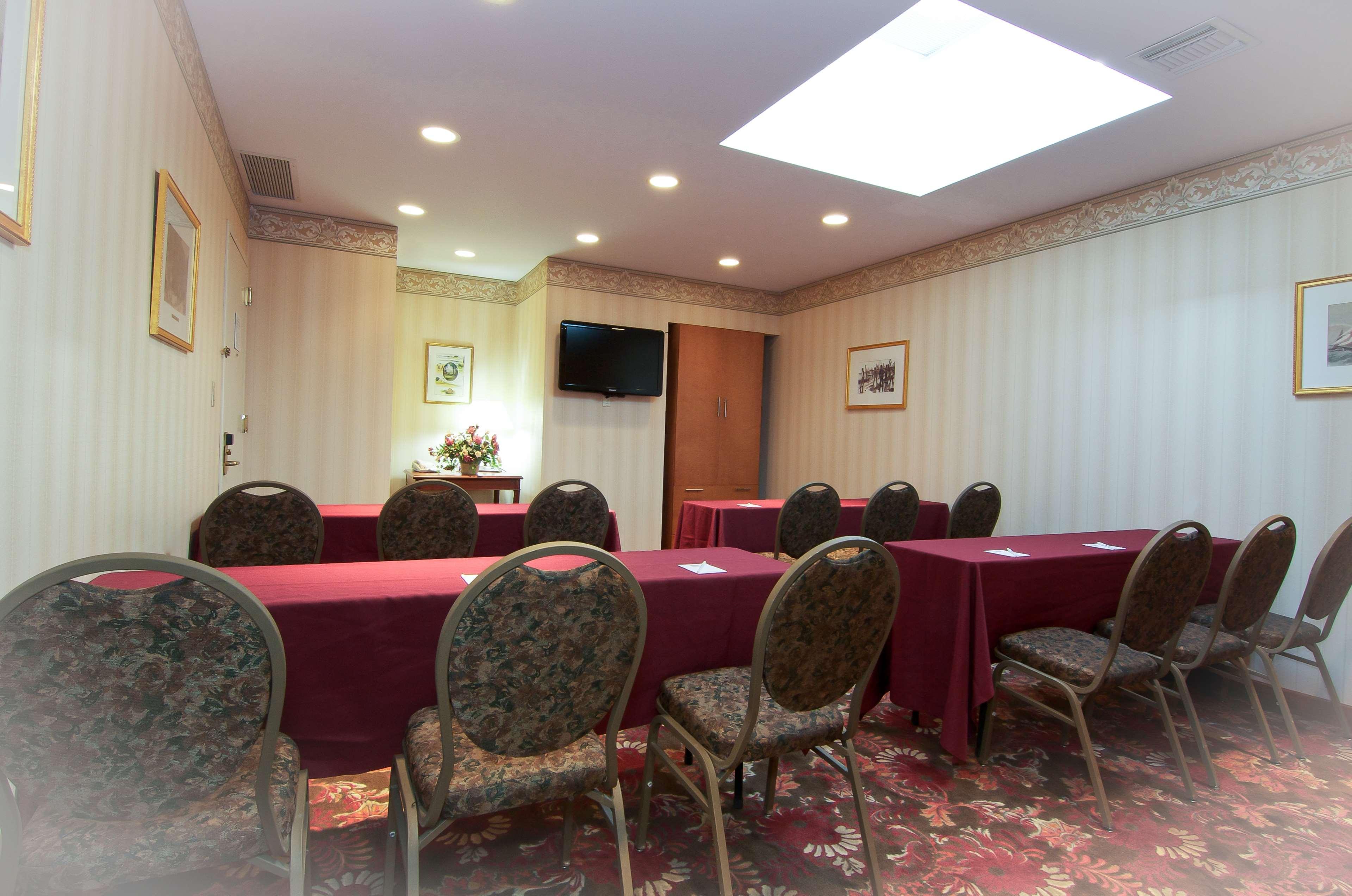Surestay Plus By Best Western Woodbury Inn Екстериор снимка