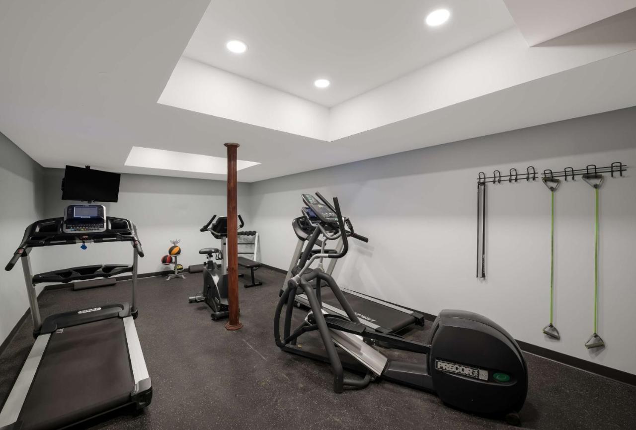 Surestay Plus By Best Western Woodbury Inn Екстериор снимка
