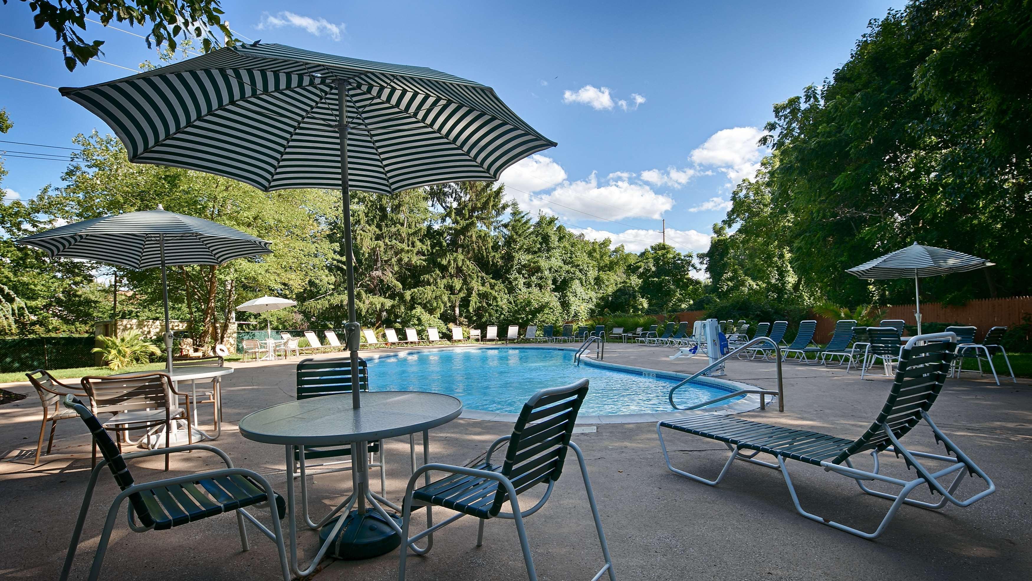 Surestay Plus By Best Western Woodbury Inn Екстериор снимка