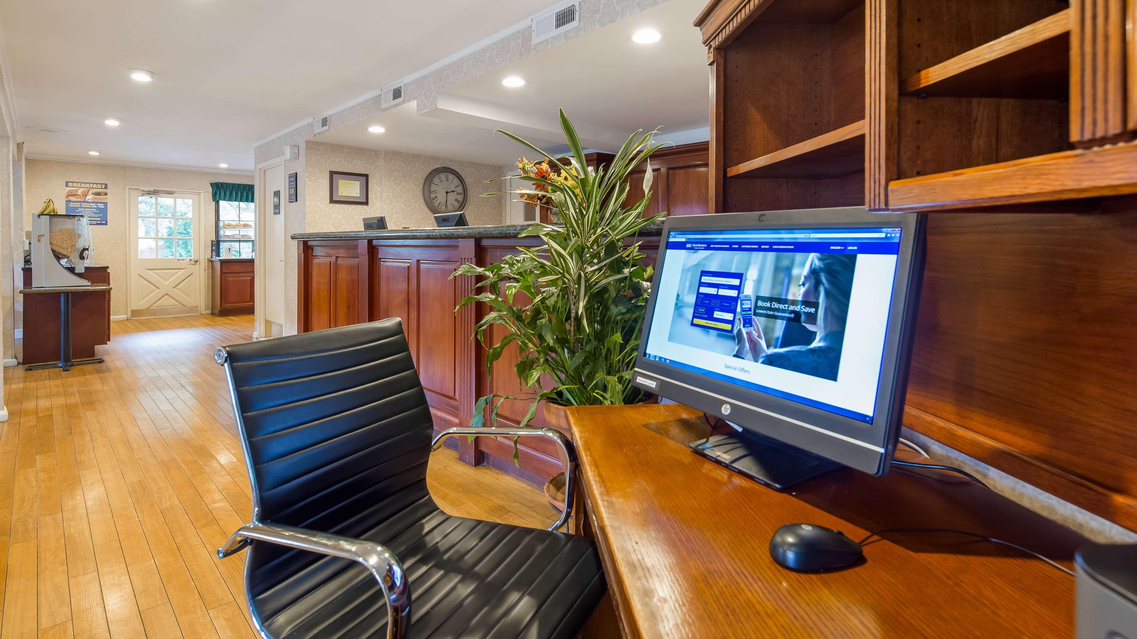 Surestay Plus By Best Western Woodbury Inn Екстериор снимка