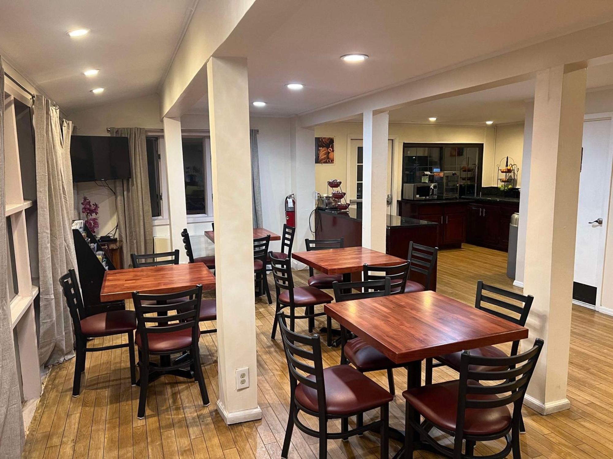 Surestay Plus By Best Western Woodbury Inn Екстериор снимка