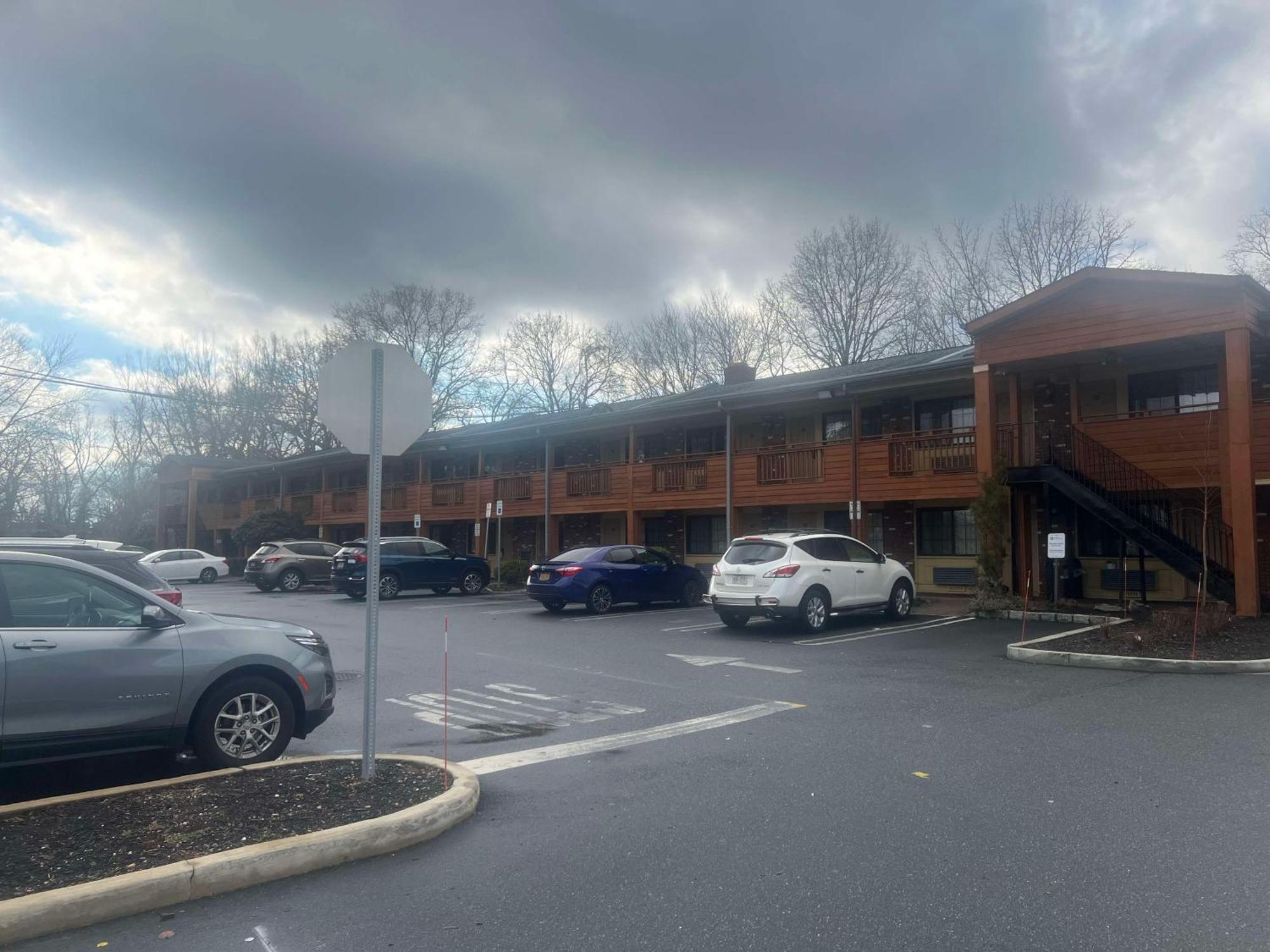 Surestay Plus By Best Western Woodbury Inn Екстериор снимка