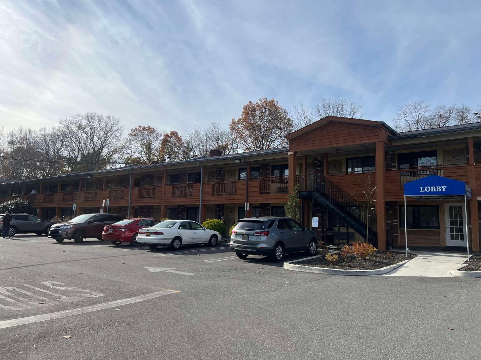 Surestay Plus By Best Western Woodbury Inn Екстериор снимка