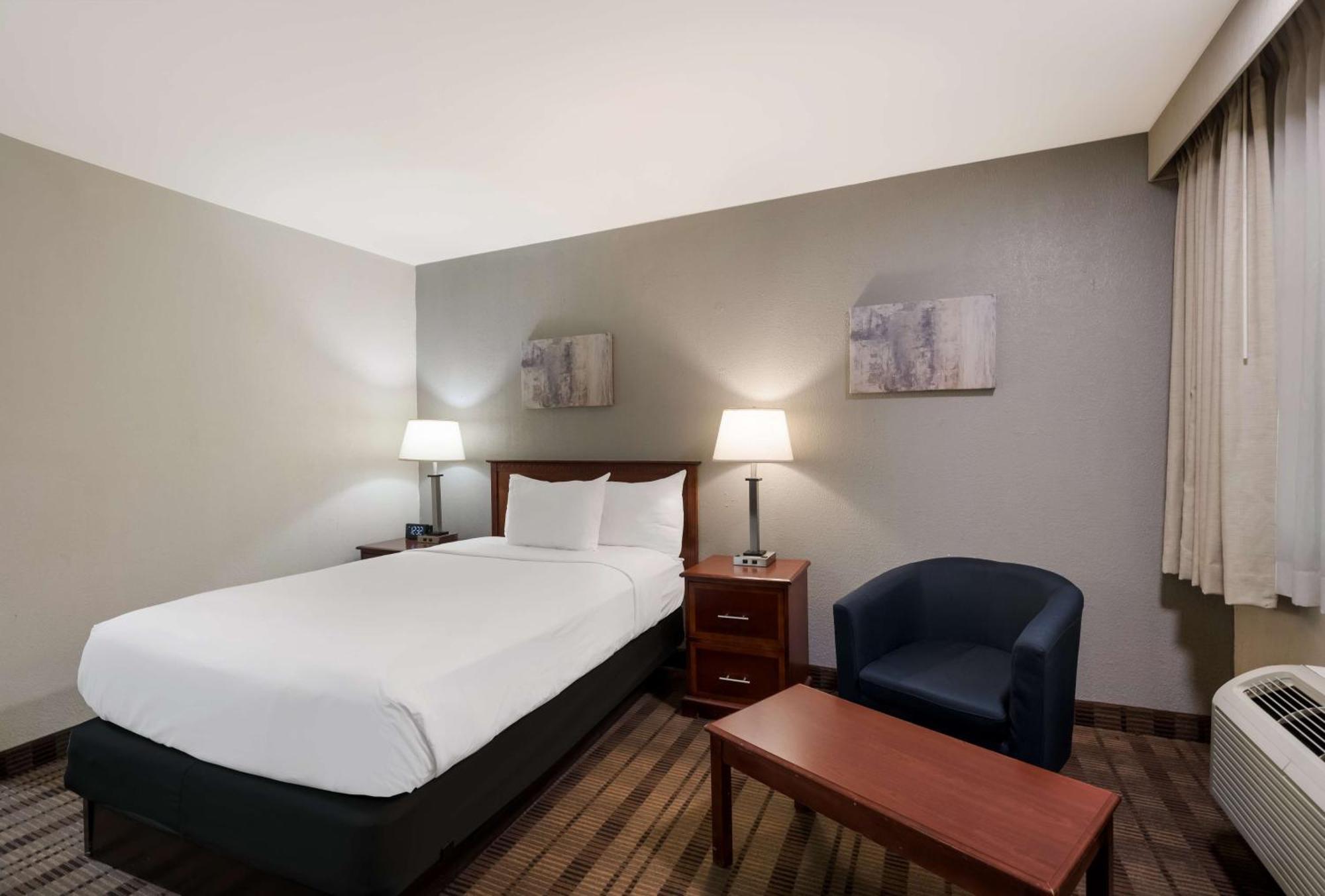 Surestay Plus By Best Western Woodbury Inn Екстериор снимка
