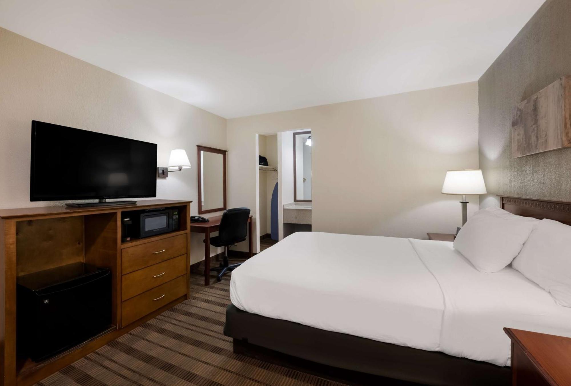 Surestay Plus By Best Western Woodbury Inn Екстериор снимка