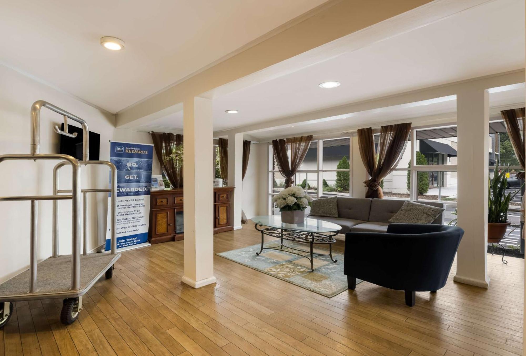 Surestay Plus By Best Western Woodbury Inn Екстериор снимка